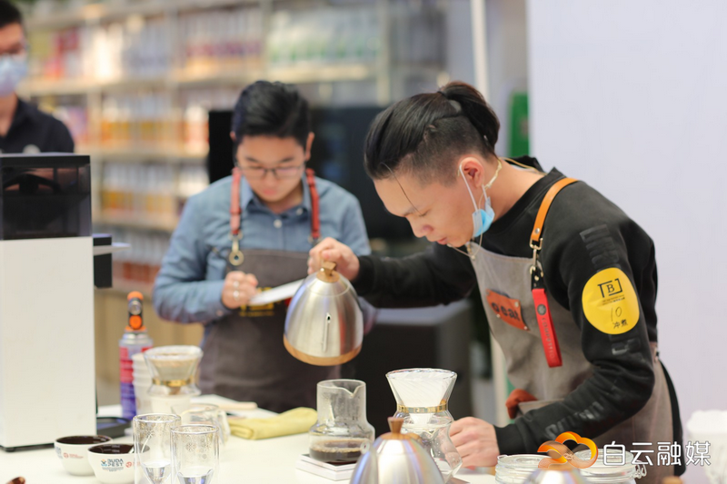 白云融媒:沖煮、拉花、做潮流飲品……全國百名咖啡好手云集白云過招(轉載) 白云融媒:沖煮、拉花、做潮流飲品……全國百名咖啡好手云集白云過招(轉載)